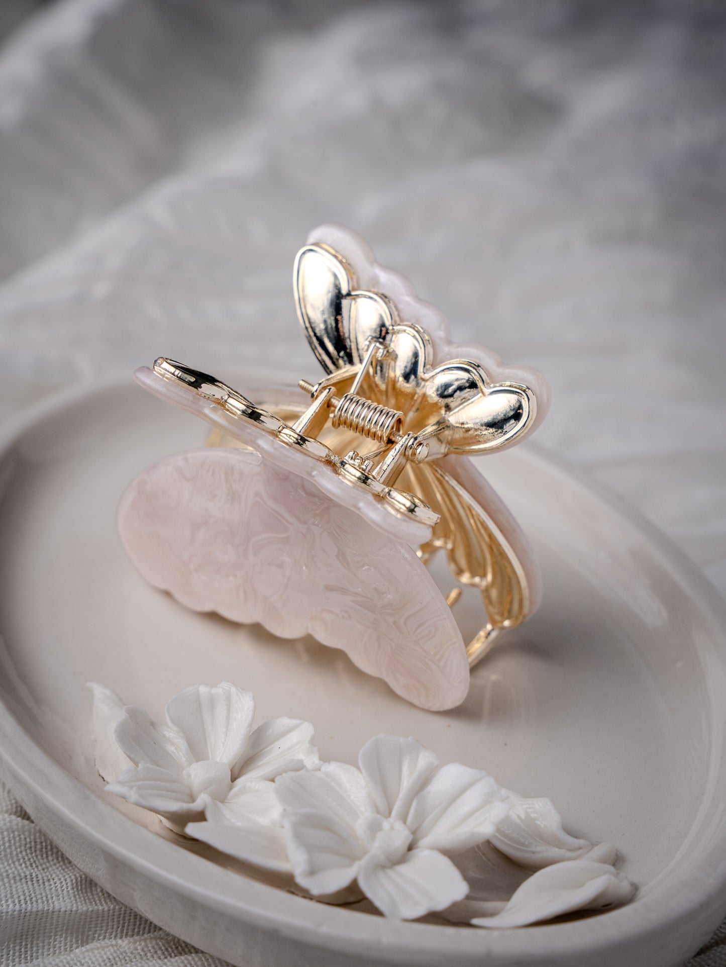 Papillon Claws White