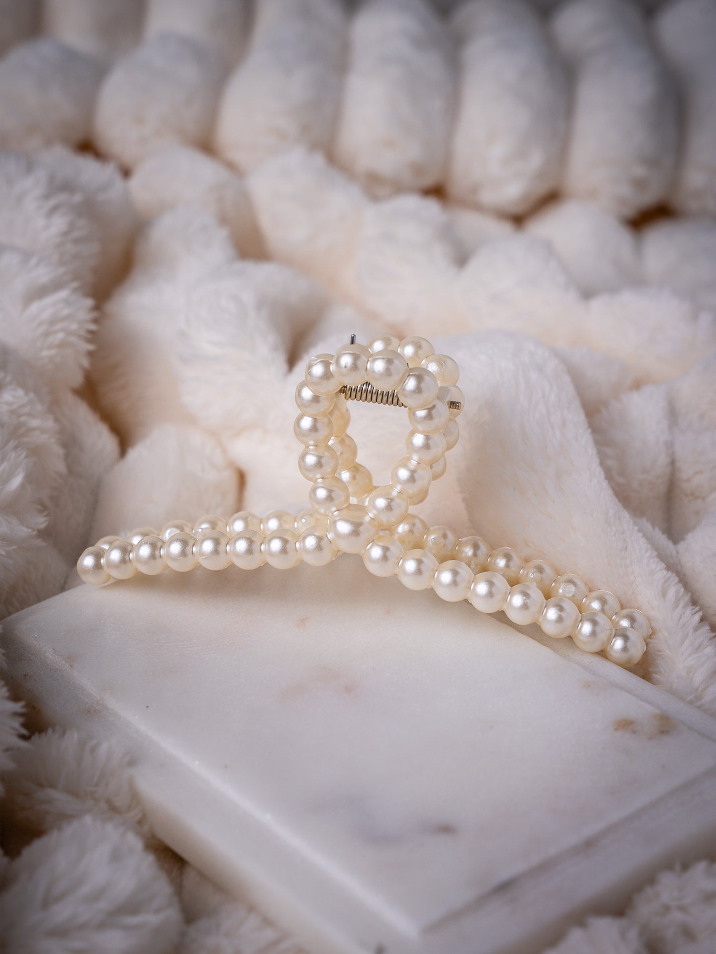 Pearl Hair Claw Medium