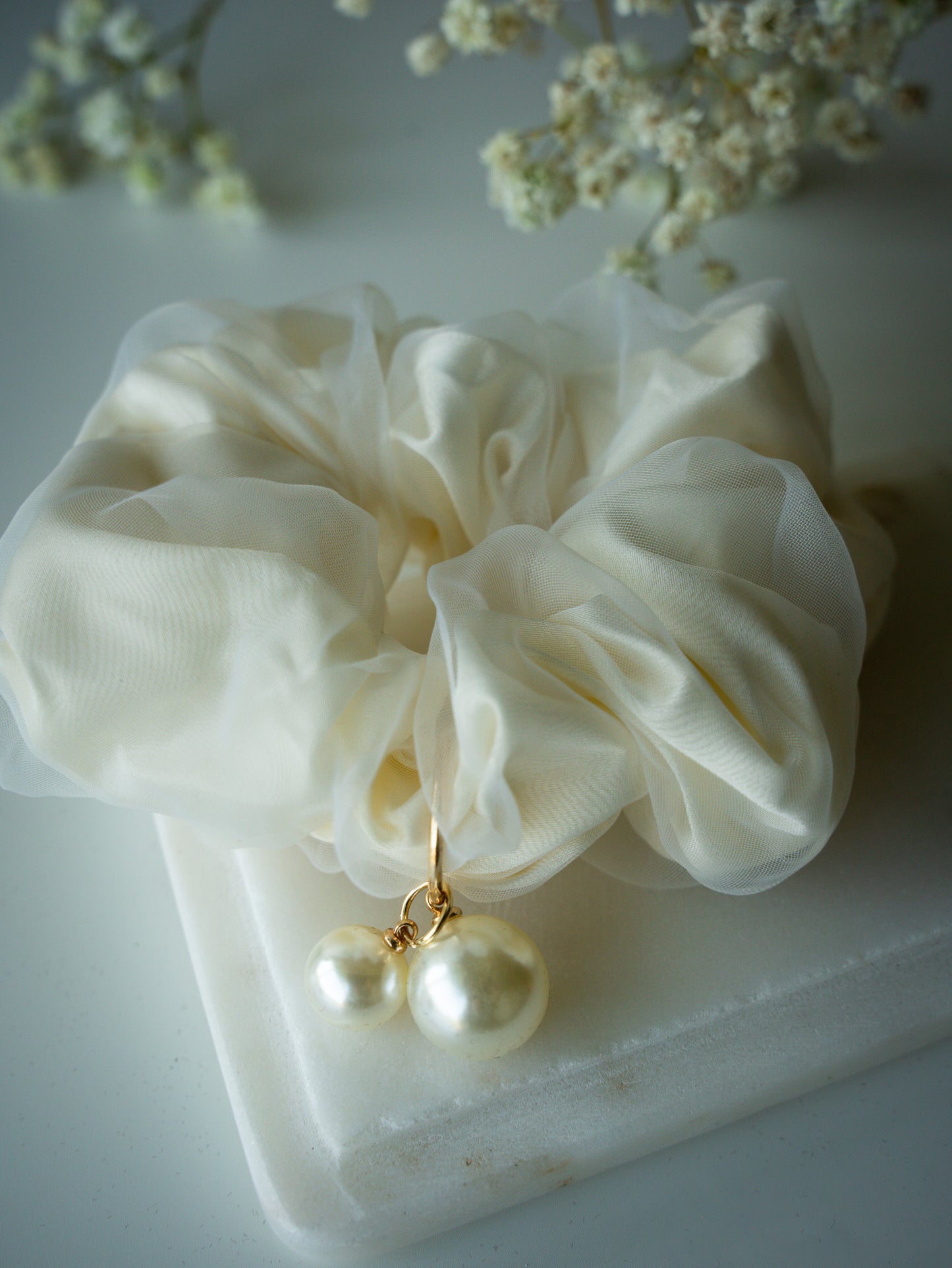 Pearl Scrunchie - Ivory