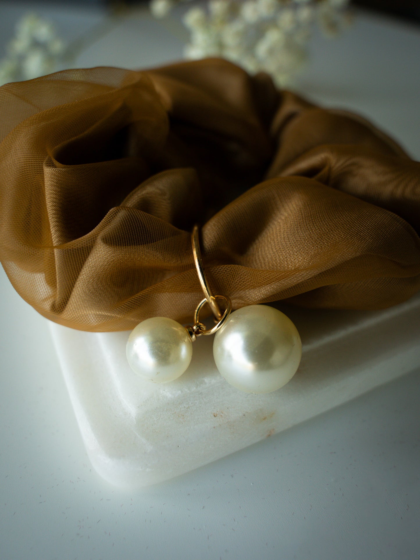 Pearl Scrunchie - Caramel