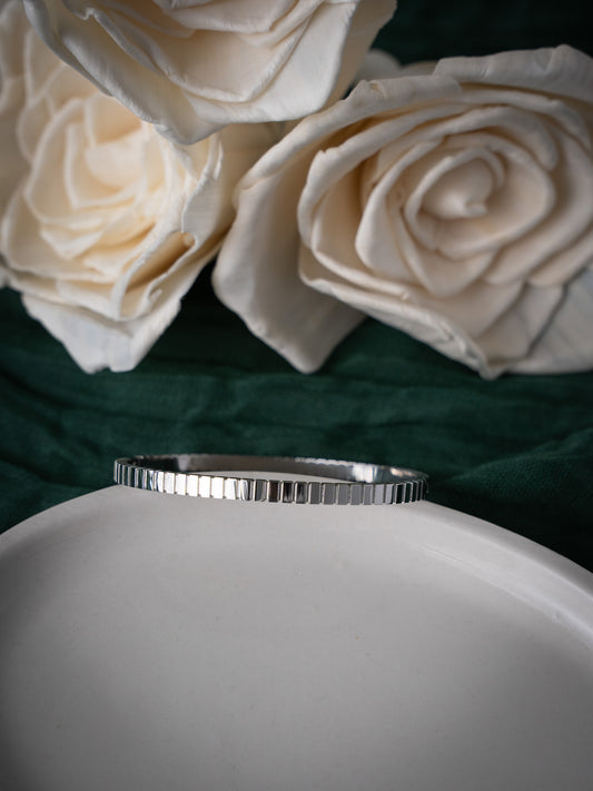 Eterna Bangle