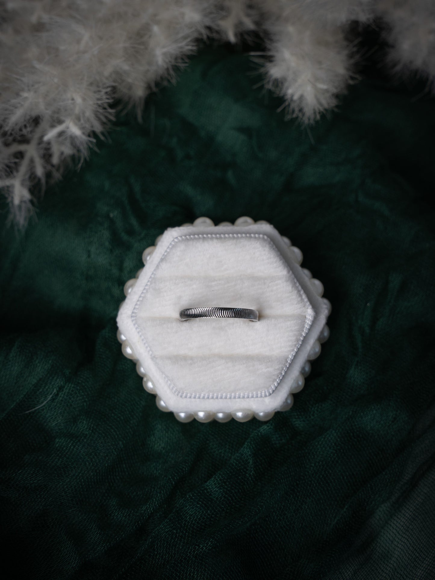 Avenne Ring