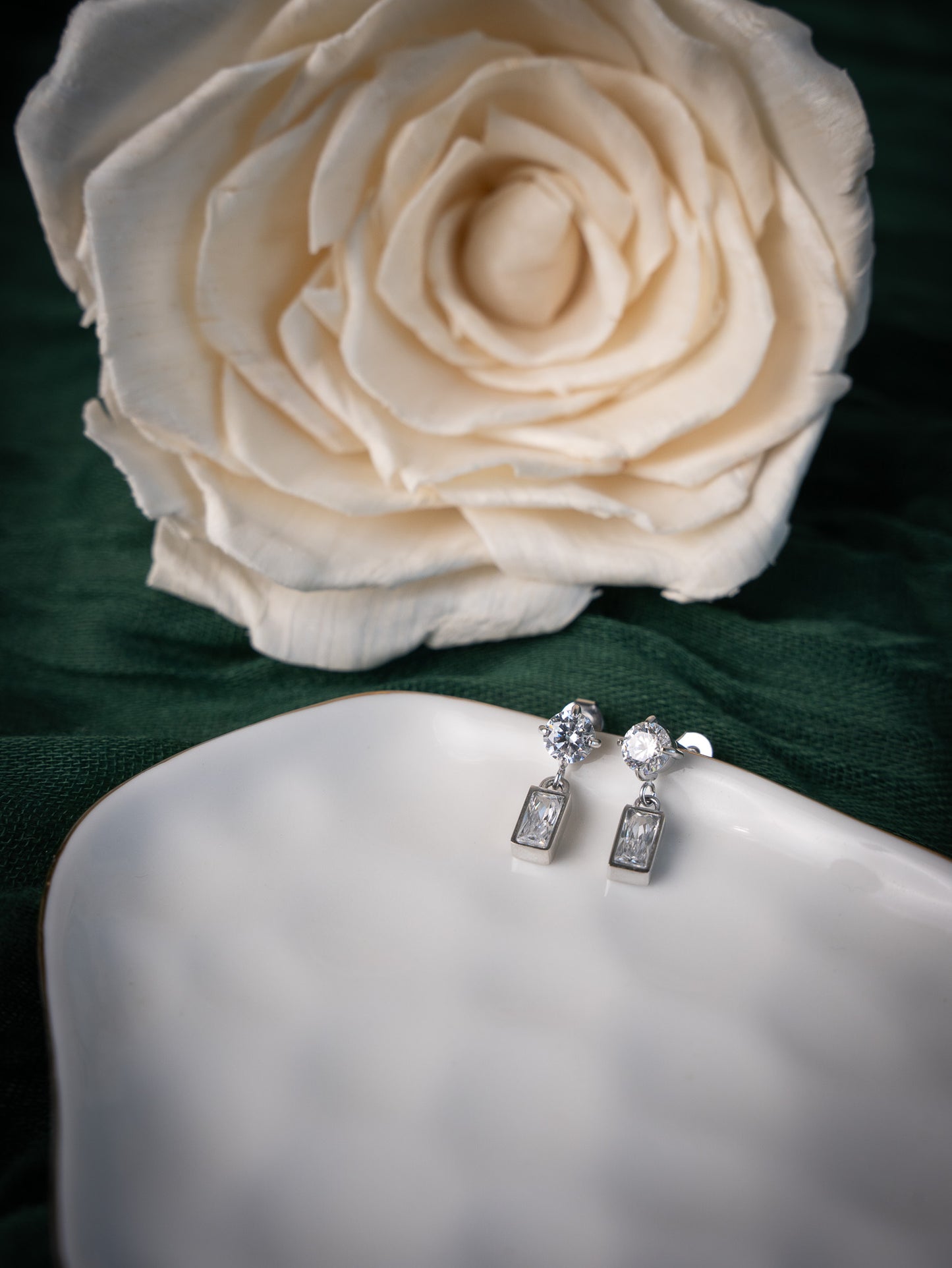 Avenel Earrings S