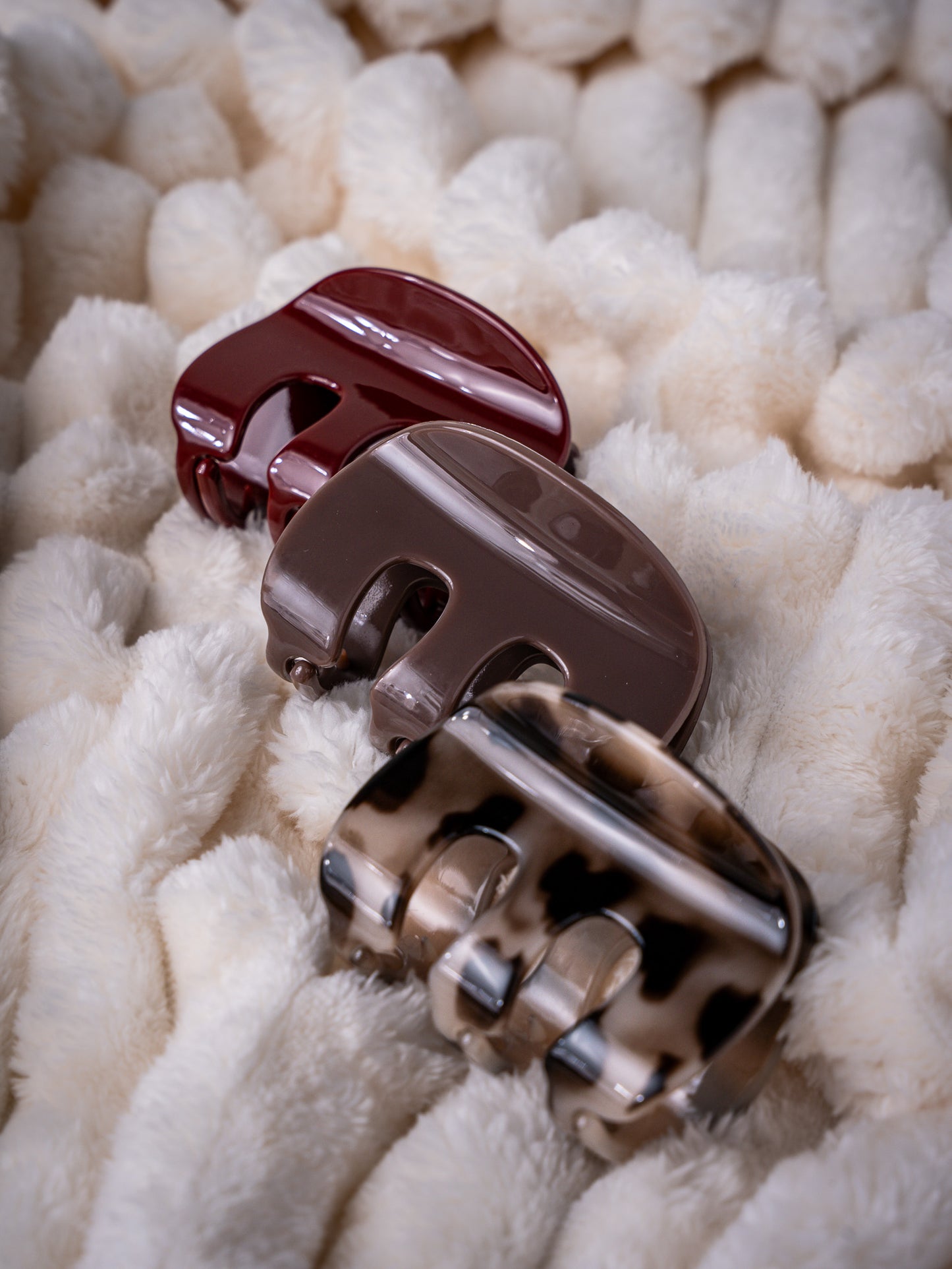 M Hair Claw Burgundy