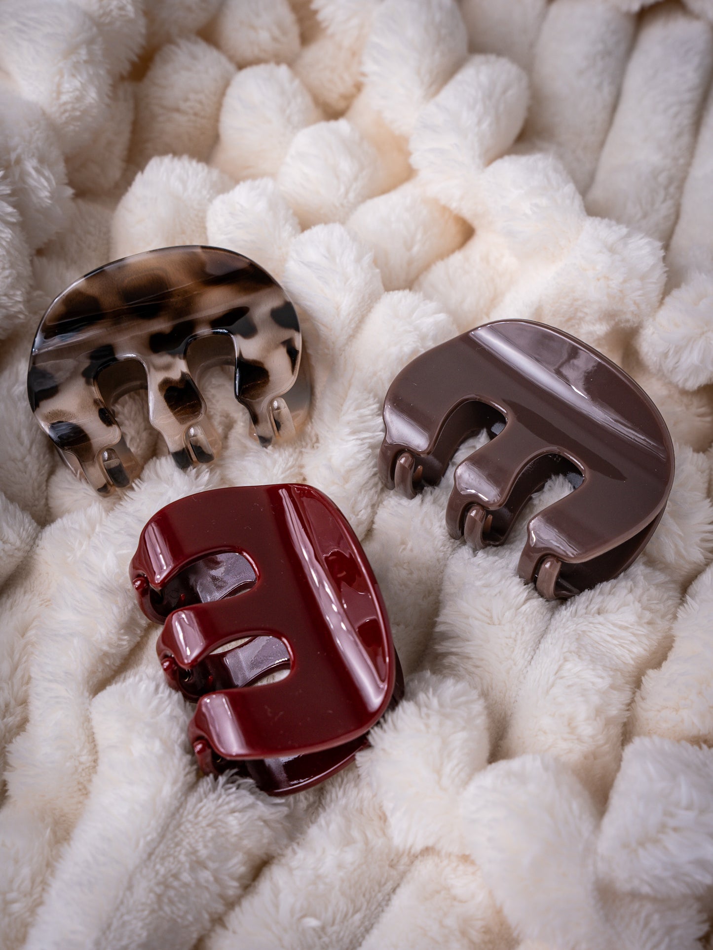 M Hair Claw Burgundy