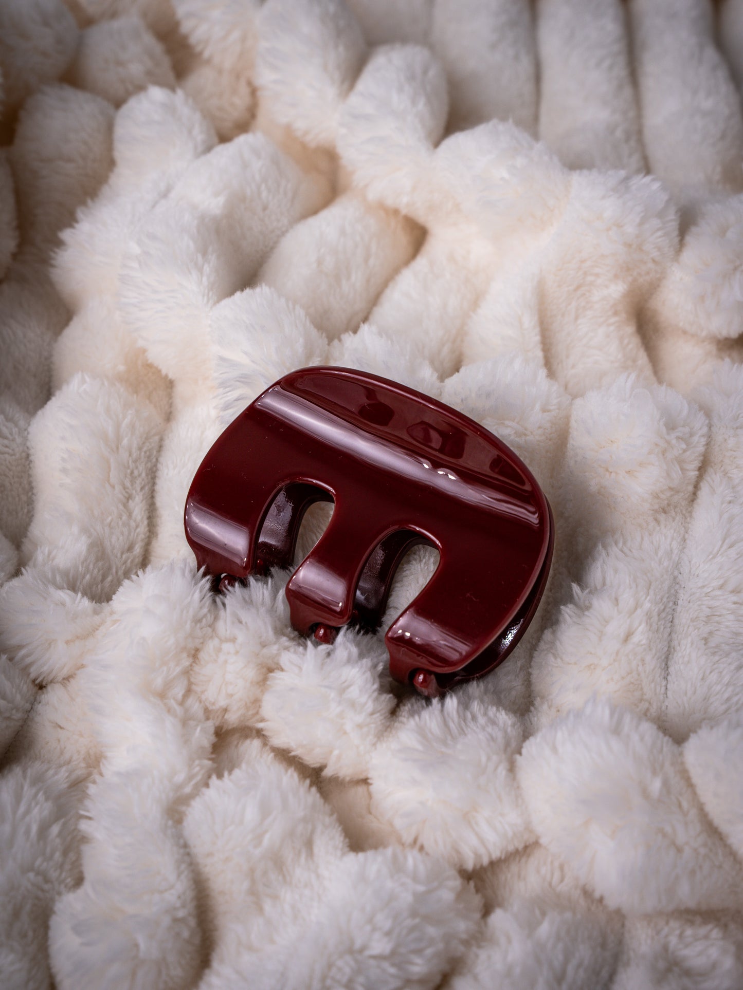 M Hair Claw Burgundy