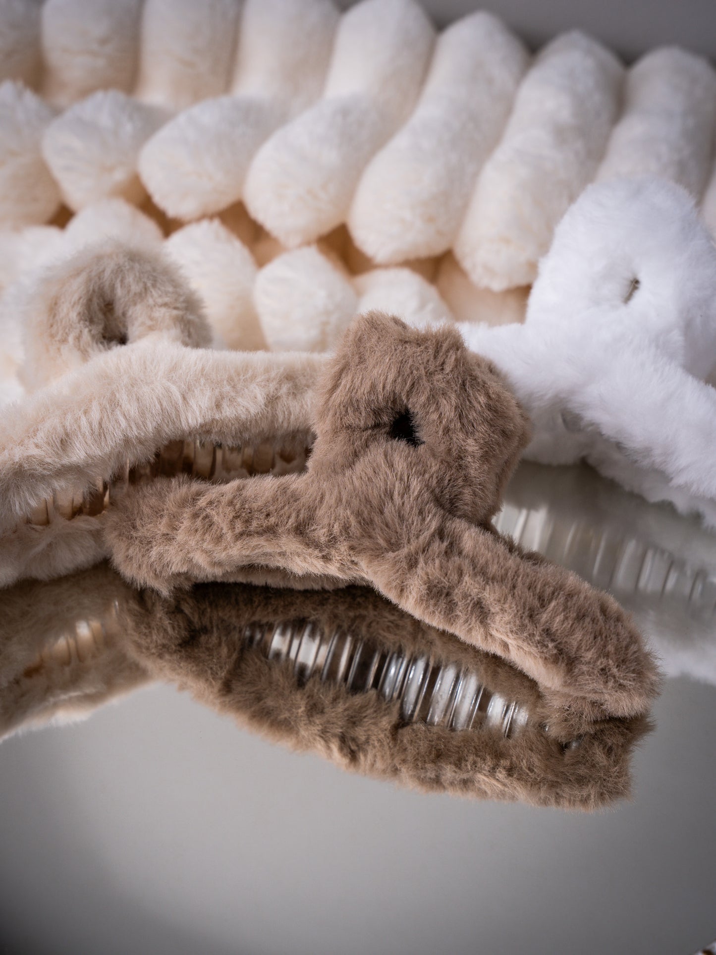 Medium Fluffy Hair Claws Brown