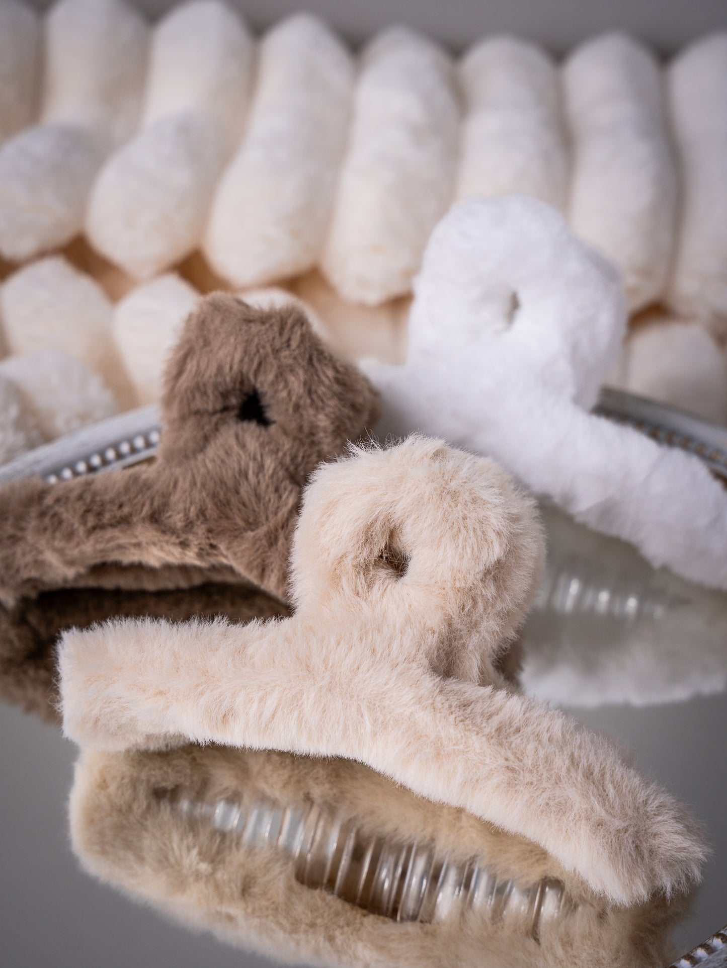 Medium Fluffy Hair Claws Beige