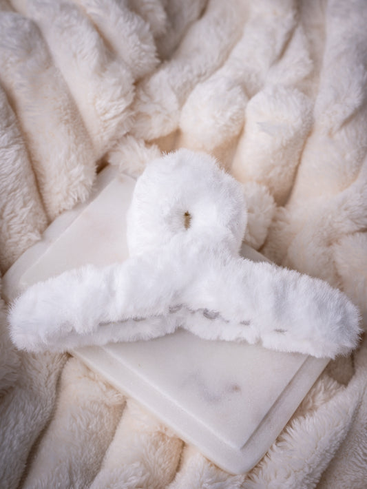 Medium Fluffy Hair Claws White