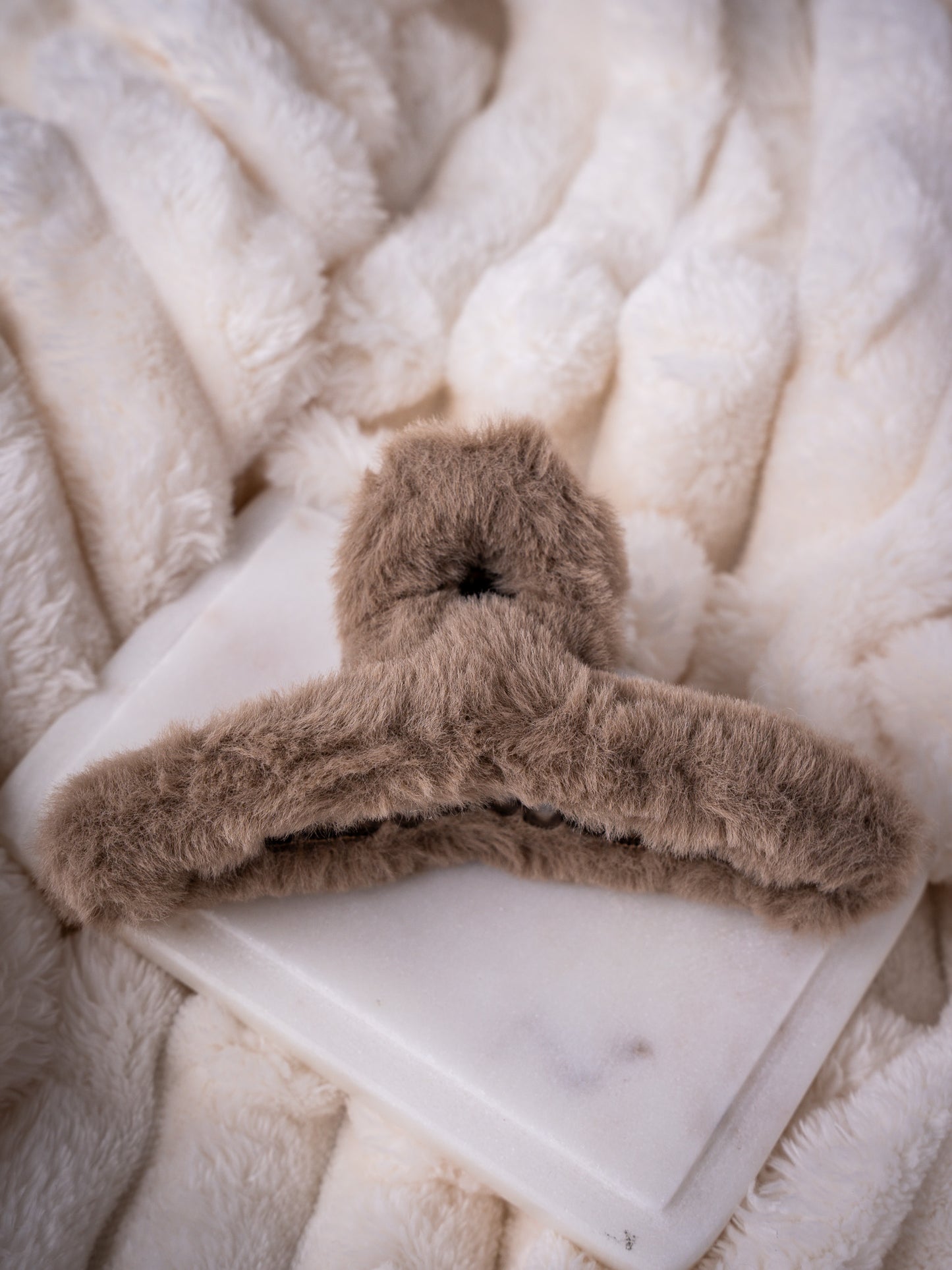 Medium Fluffy Hair Claws Brown