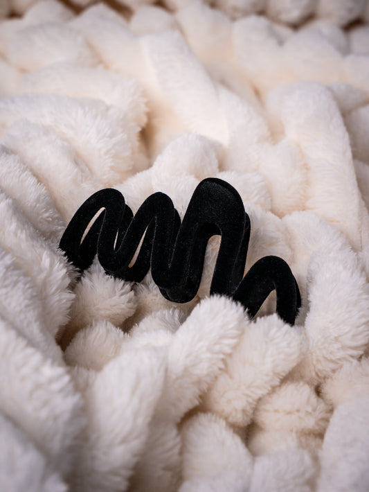 Wavy Claws Black