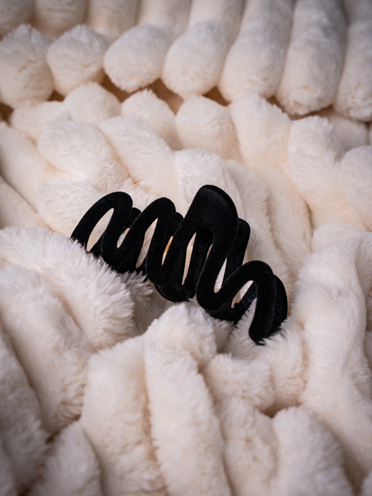 Wavy Claws Black