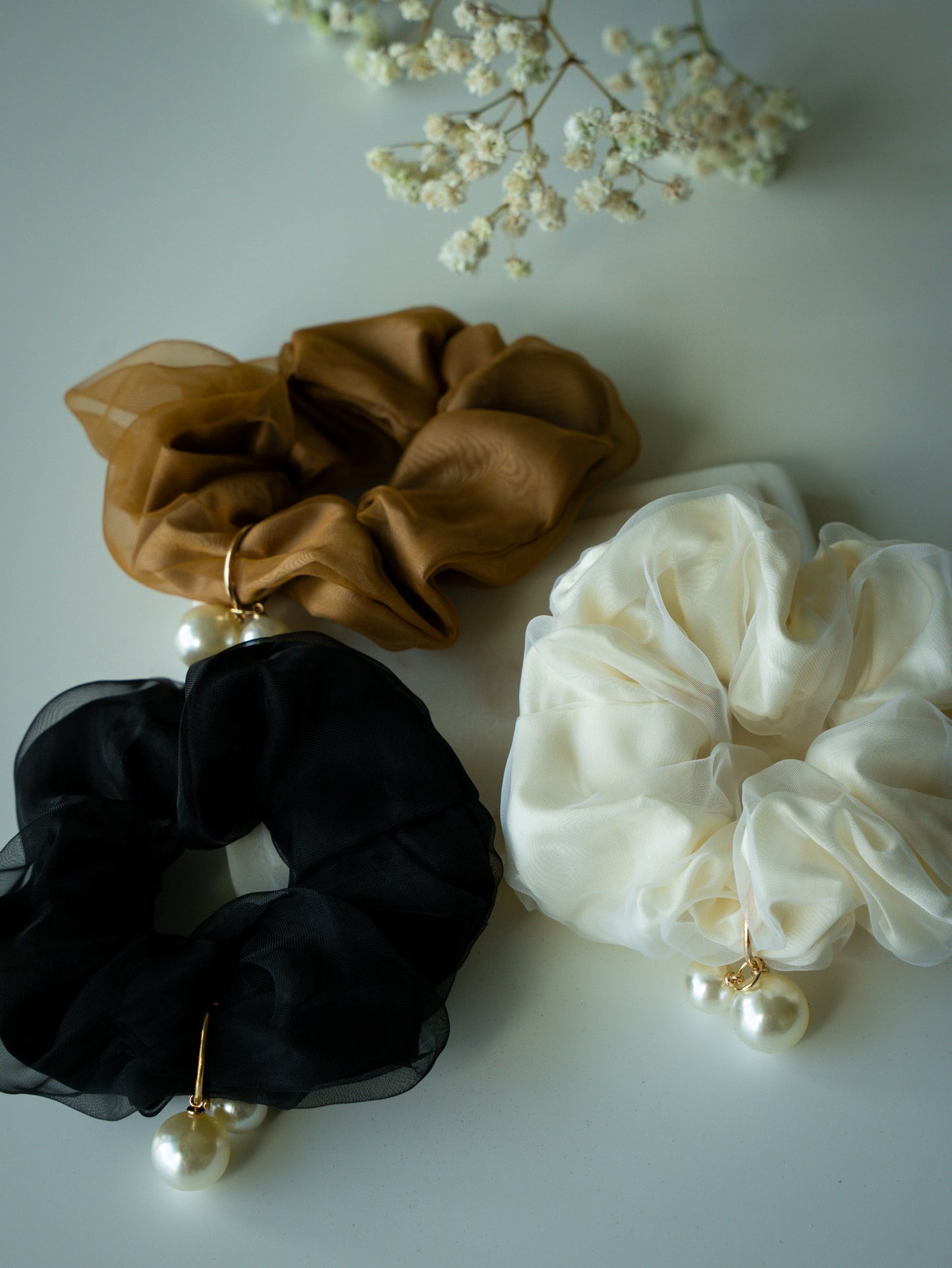 Pearl Scrunchie - Black