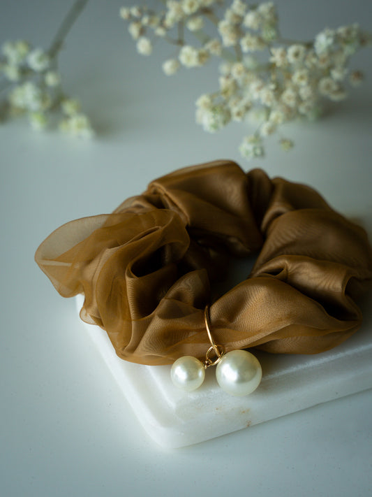 Pearl Scrunchie - Caramel